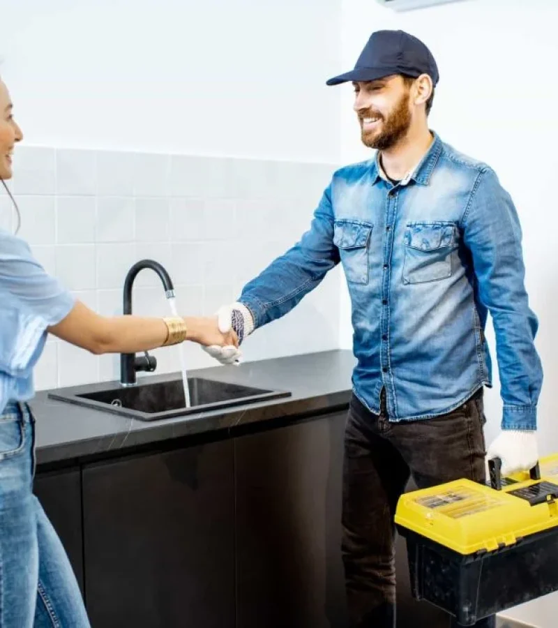 handy-man-with-woman-on-the-kitchen-1024x684